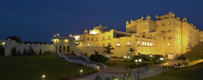 one of the best resorts in jaipur for family get together.